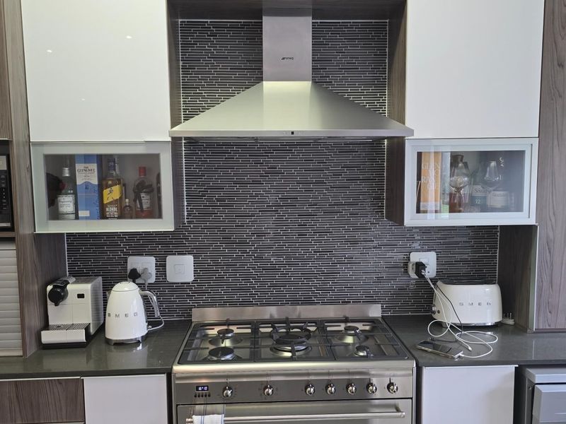 Upmarket Townhouse For Sale in Bryanston Sandton Gauteng - Photo 8