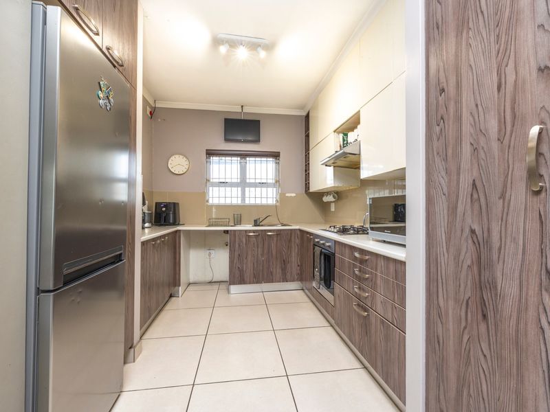 Stylish 3 Bedroom  3 Bathroom Home with Huge Entertainment Lounge and Work-From-Home Space - Photo 5