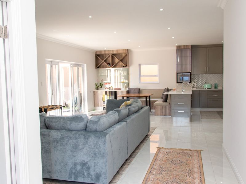 Designer Family Home for Rent in Fourways with Backup Power - Photo 6