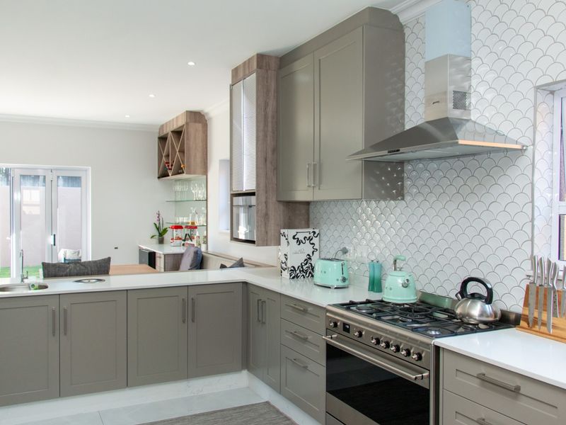 Designer Family Home for Rent in Fourways with Backup Power - Photo 5