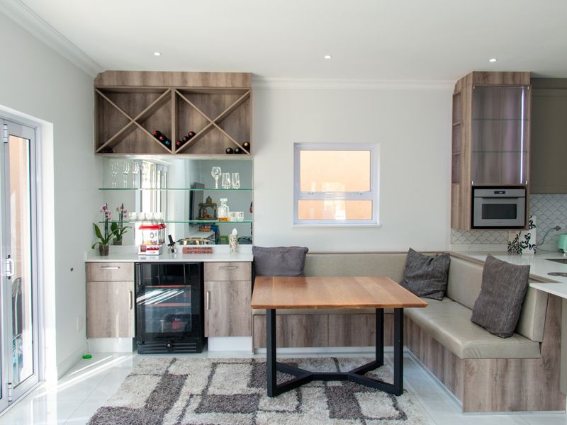 Designer Family Home for Rent in Fourways with Backup Power - Photo 4