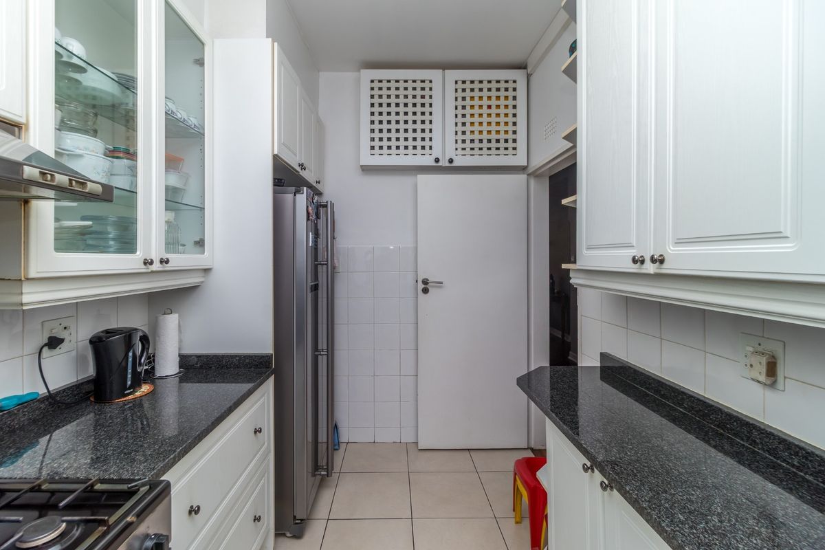 Spacious 3-bedroom 2-bathroom apartment - Photo 3