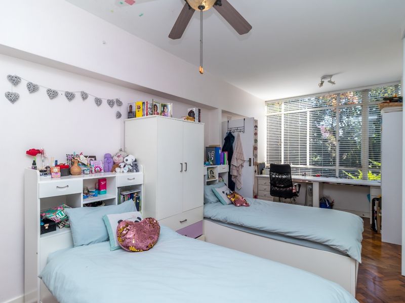 Spacious 3-bedroom 2-bathroom apartment - Photo 9