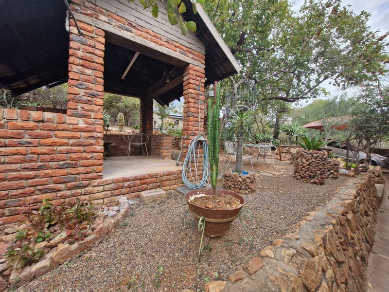 PRICED TO SELL - YOUR INVITING BUSHVELD HOME AWAITS - Photo 10