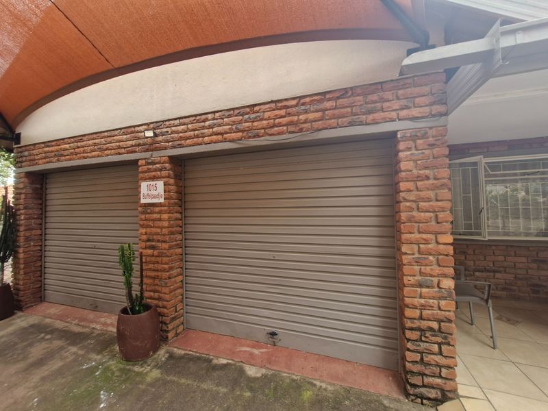 PRICED TO SELL - YOUR INVITING BUSHVELD HOME AWAITS - Photo 8