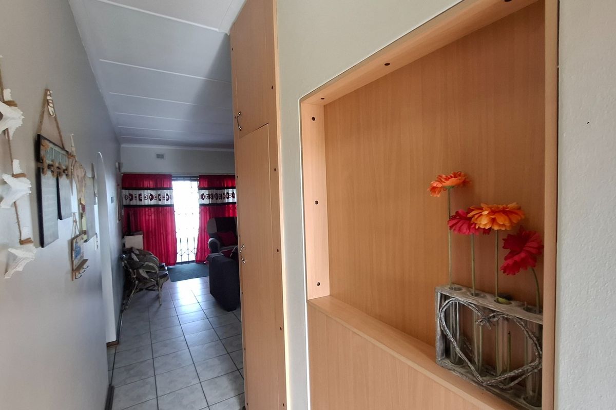 WALK ON THE BEACH, TWO BEDROOM LOCK UP AND GO UNIT - Photo 2