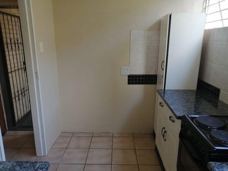 Apartment For Sale in Bonaero Park, Kempton Park - Photo 8