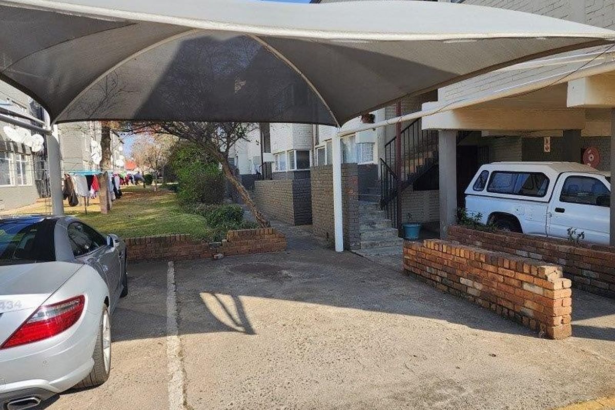 Apartment For Sale in Bonaero Park, Kempton Park - Photo 2