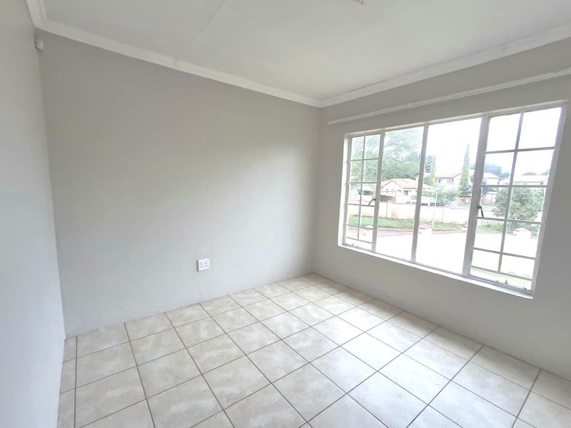 2 Bedroom Apartment For Sale in a Secure Estate - Photo 7