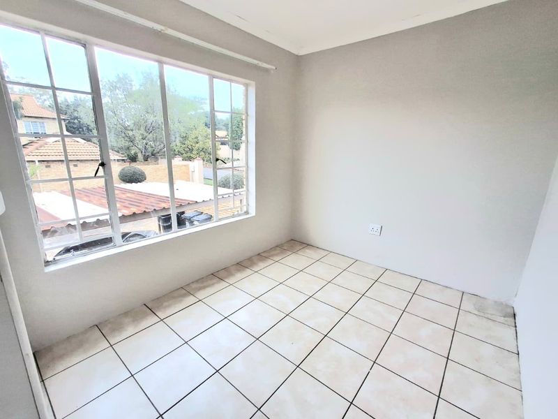2 Bedroom Apartment For Sale in a Secure Estate - Photo 5