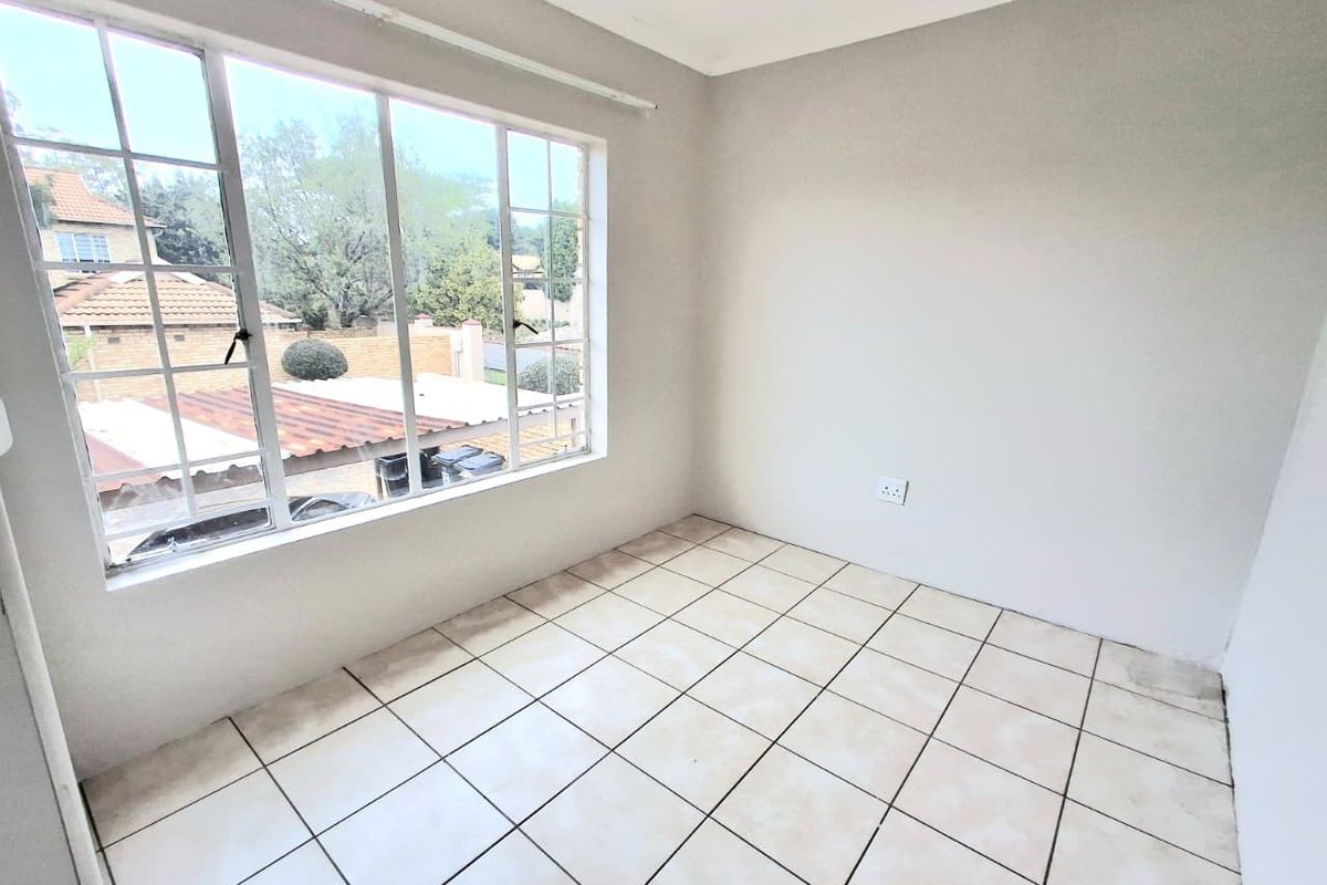 2 Bedroom Apartment For Sale in a Secure Estate - Photo 5