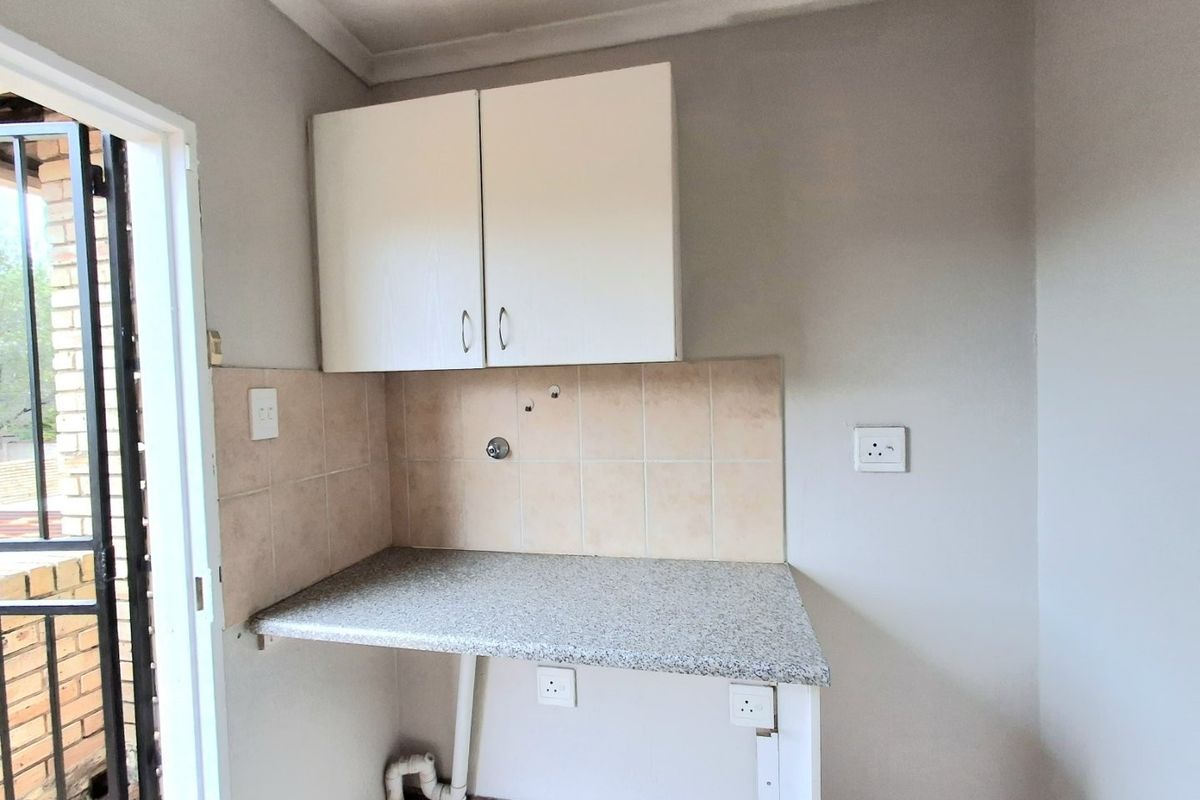 2 Bedroom Apartment For Sale in a Secure Estate - Photo 2