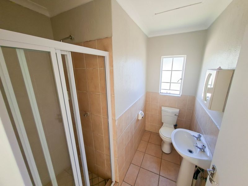 2 Bedroom Apartment For Sale in a Secure Estate - Photo 9