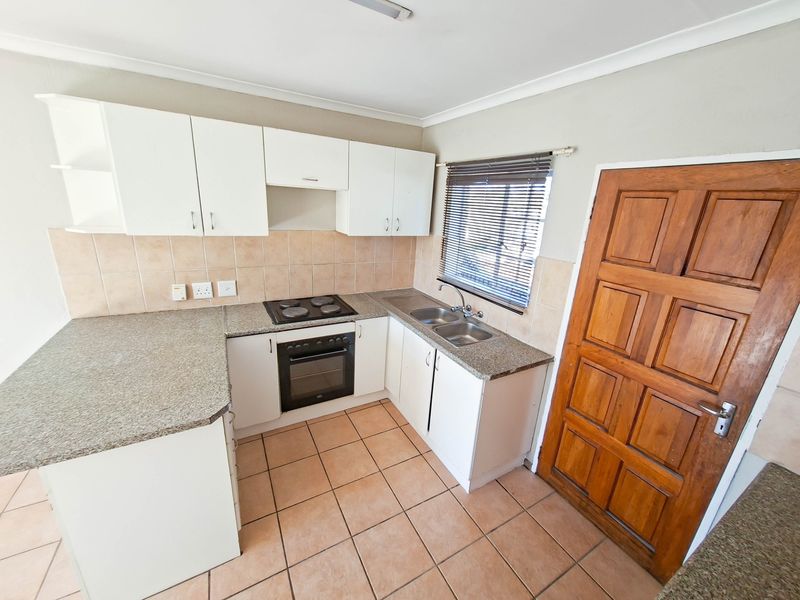 2 Bedroom Apartment For Sale in a Secure Estate - Photo 2