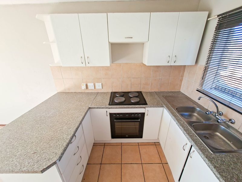 2 Bedroom Apartment For Sale in a Secure Estate - Photo 3