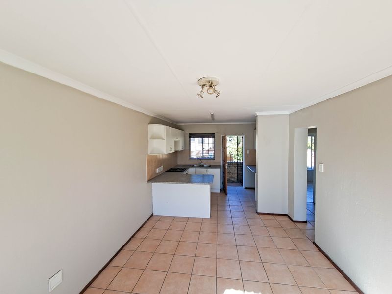2 Bedroom Apartment For Sale in a Secure Estate - Photo 5