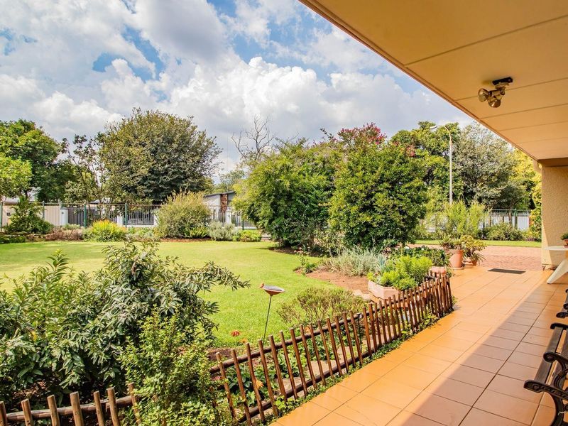 House For Sale in Aston Manor, Kempton Park - Photo 2