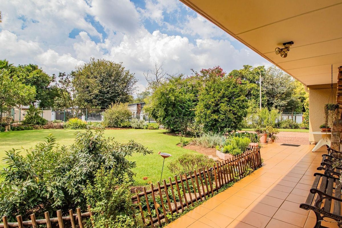 House For Sale in Aston Manor, Kempton Park - Photo 2