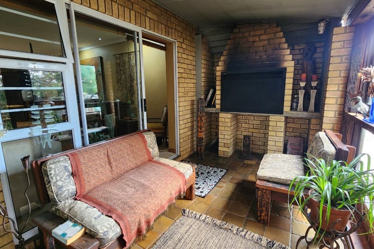 Relaxed Family Living in Noorsekloof Jeffrey's Bay - Photo 3