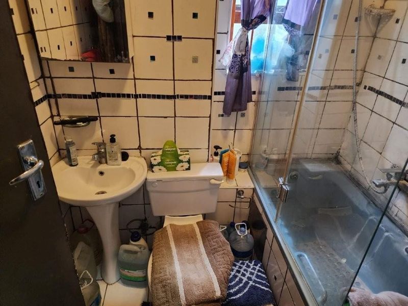 Townhouse For Sale in Glen Marais, Kempton Park - Photo 10