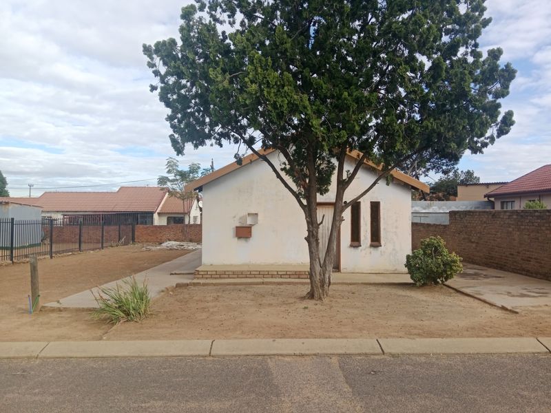 INVESTOR’S FIXER-UPPER OPPORTUNITY IN LEBANON, MABOPANE - Photo 6
