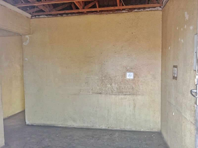 INVESTOR’S FIXER-UPPER OPPORTUNITY IN LEBANON, MABOPANE - Photo 9