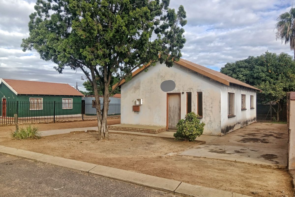 INVESTOR’S FIXER-UPPER OPPORTUNITY IN LEBANON, MABOPANE - Photo 3