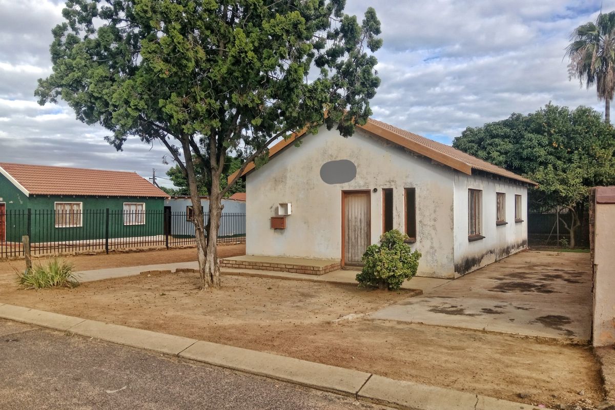 INVESTOR’S FIXER-UPPER OPPORTUNITY IN LEBANON, MABOPANE - Photo 4