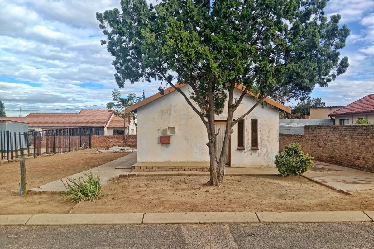 INVESTOR’S FIXER-UPPER OPPORTUNITY IN LEBANON, MABOPANE - Photo 5
