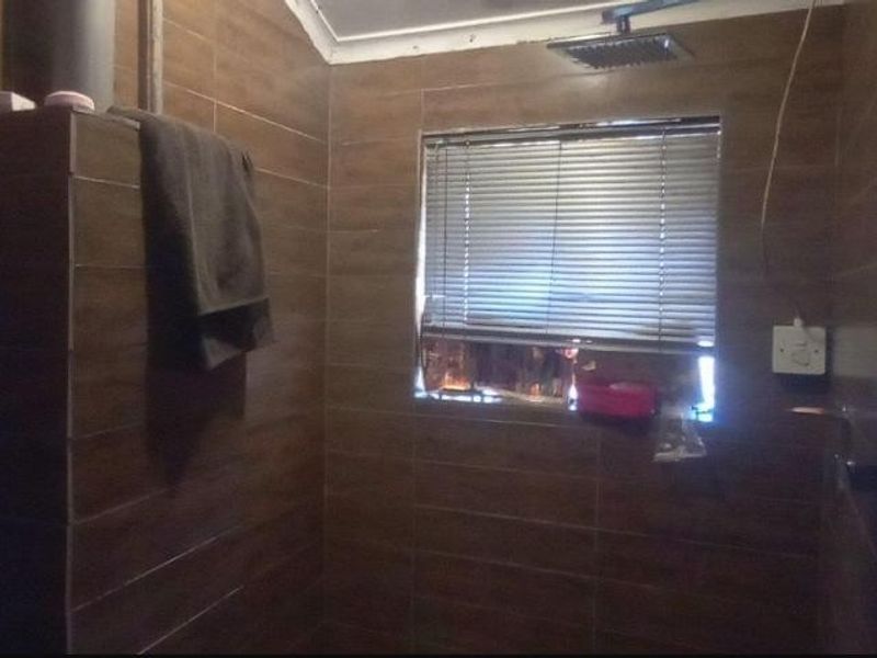 2 bedroom Apartment in Silverton, Pretoria - Photo 6