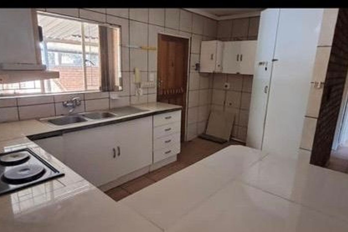 Townhouse For Sale in Bergsig, Heidelberg - Photo 3