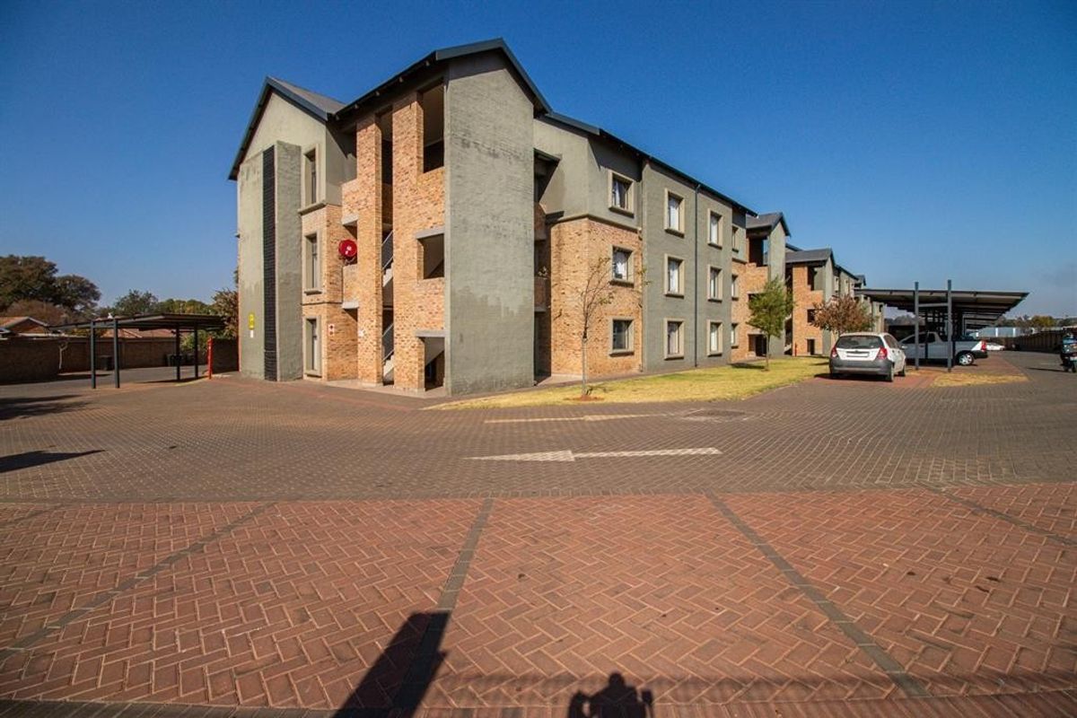 Apartment For Sale in Pomona AH, Kempton Park - Photo 2