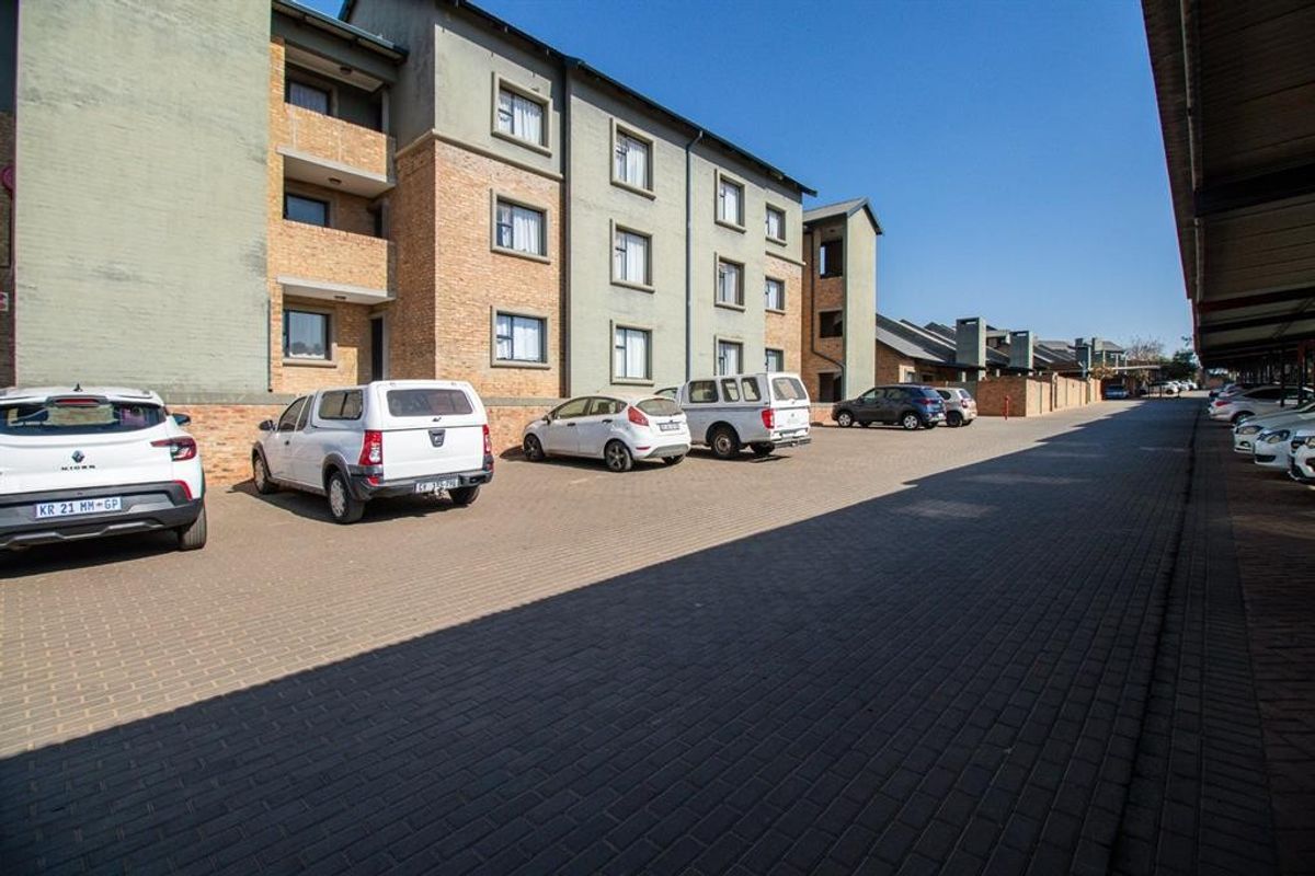 Apartment For Sale in Pomona AH, Kempton Park - Photo 5