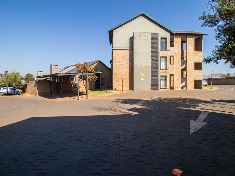 Apartment For Sale in Pomona AH, Kempton Park - Photo 3