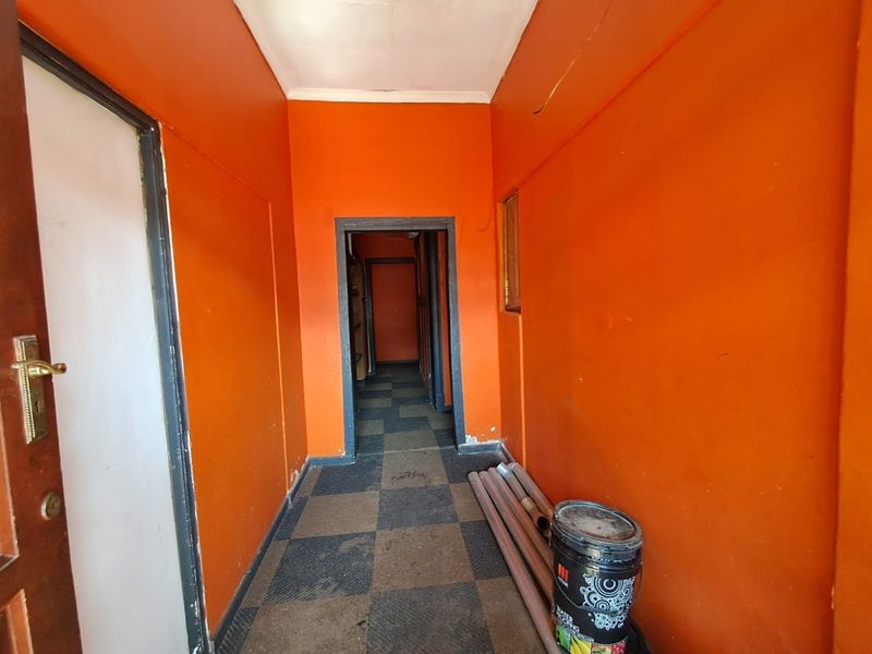 House For Sale in Yeoville, Johannesburg - Photo 8