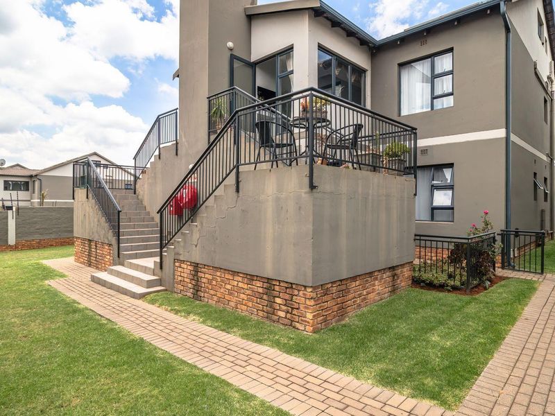 Townhouse For Sale in Brentwood Park AH, Benoni - Photo 3