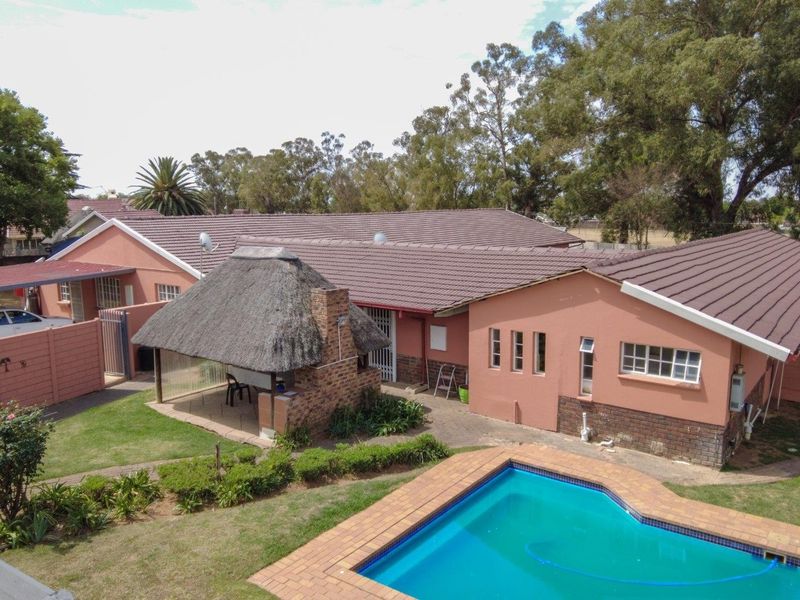 House For Sale in Bonaero Park, Kempton Park - Photo 1