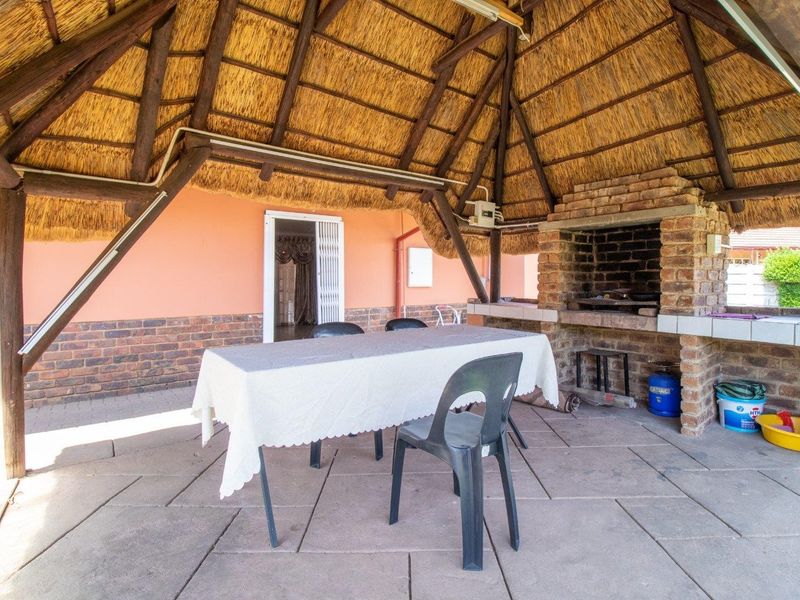 House For Sale in Bonaero Park, Kempton Park - Photo 3