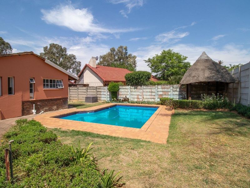 House For Sale in Bonaero Park, Kempton Park - Photo 5