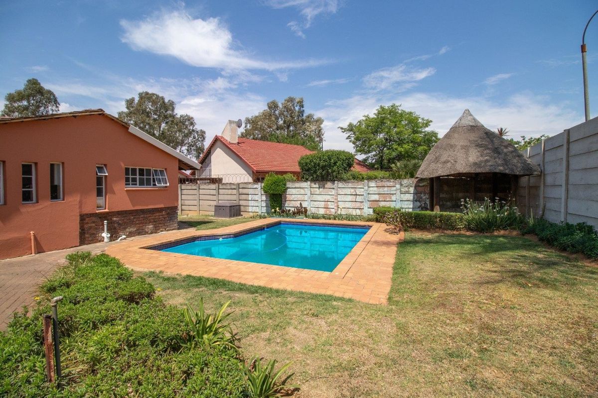 House For Sale in Bonaero Park, Kempton Park - Photo 5