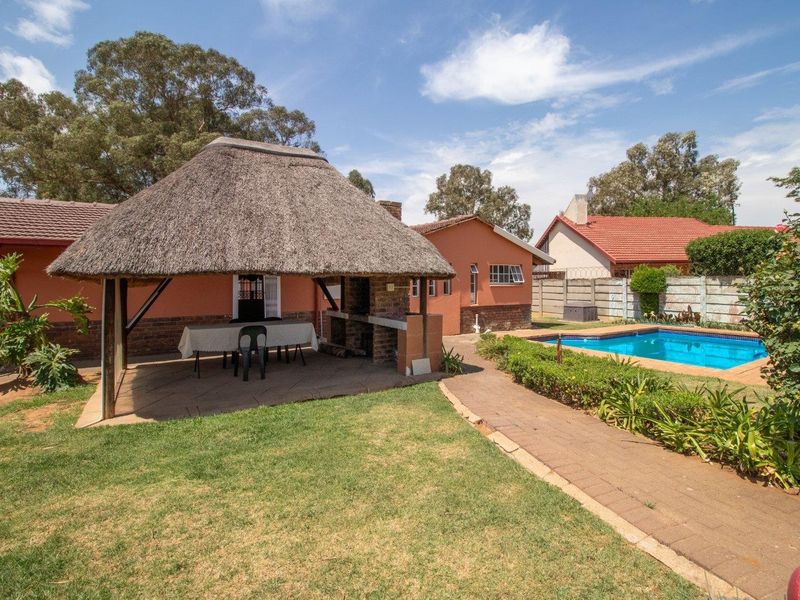 House For Sale in Bonaero Park, Kempton Park - Photo 4