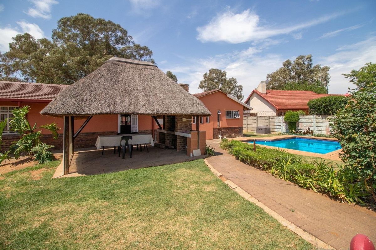 House For Sale in Bonaero Park, Kempton Park - Photo 4
