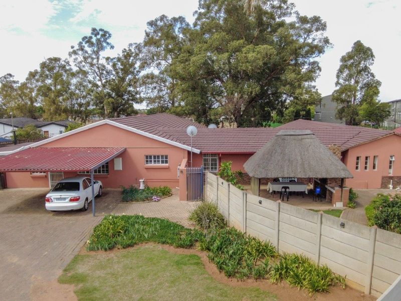 House For Sale in Bonaero Park, Kempton Park - Photo 2