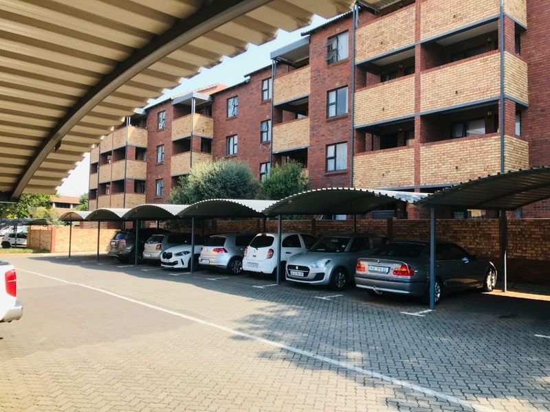 2 Bedroom Apartment For Sale in La Montagne, Pretoria Gauteng - Photo 2
