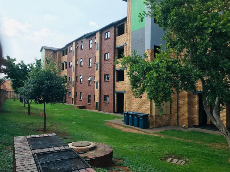 2 Bedroom Apartment For Sale in La Montagne, Pretoria Gauteng - Photo 3