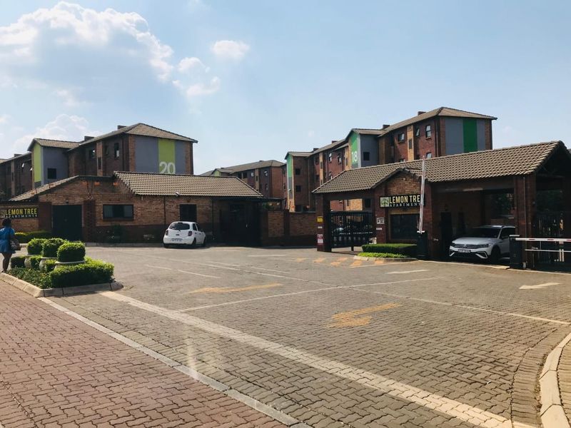 2 Bedroom Apartment For Sale in La Montagne, Pretoria Gauteng - Photo 5