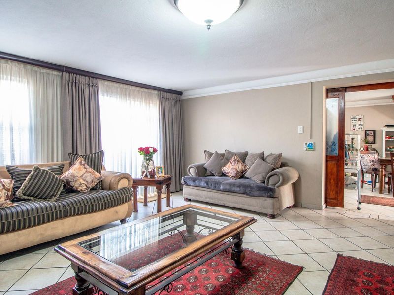 House For Sale in Bonaero Park, Kempton Park - Photo 4