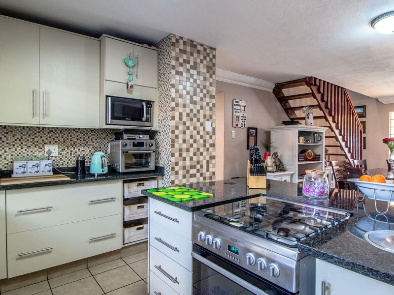House For Sale in Bonaero Park, Kempton Park - Photo 10