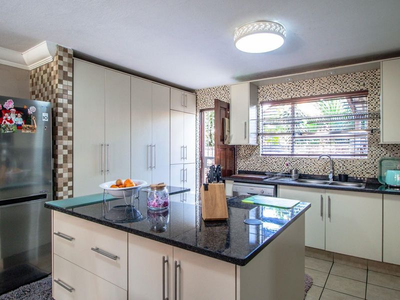 House For Sale in Bonaero Park, Kempton Park - Photo 9