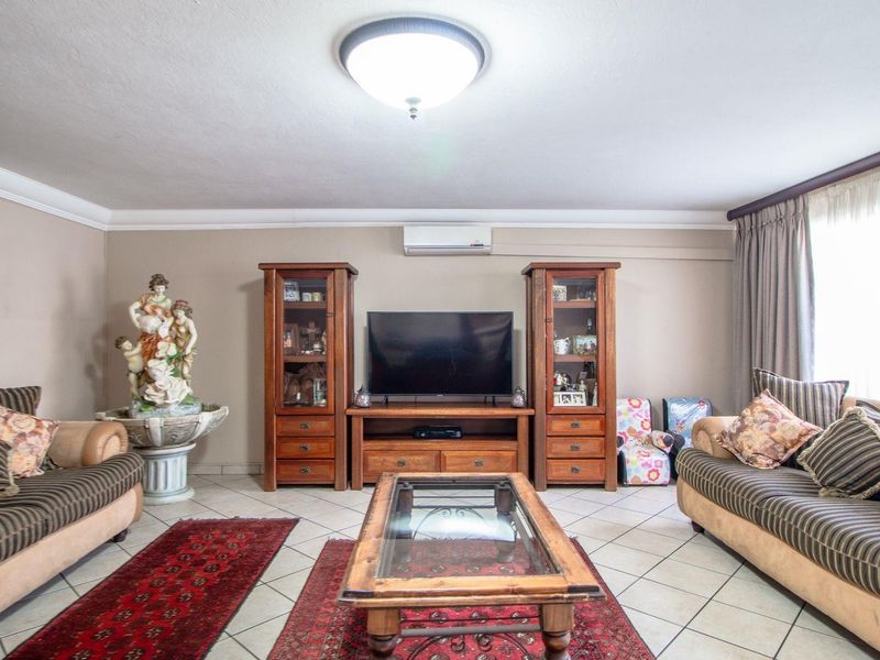 House For Sale in Bonaero Park, Kempton Park - Photo 3